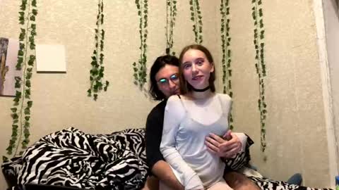 Snapshot of 6hei6not chatting on December 16, 2025, 4:23 pm 6hei6not online show from December 16, 2025, 4:23 pm