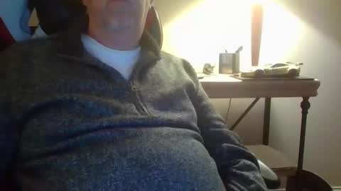 Snapshot of 72funguy71 chatting on December 11, 2024, 12:54 am 72funguy71 online show from December 11, 2024, 12:54 am