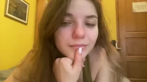 Snapshot of 75sowet018 chatting on December 5, 2025, 7:39 am 75sowet018 online show from December 5, 2025, 7:39 am