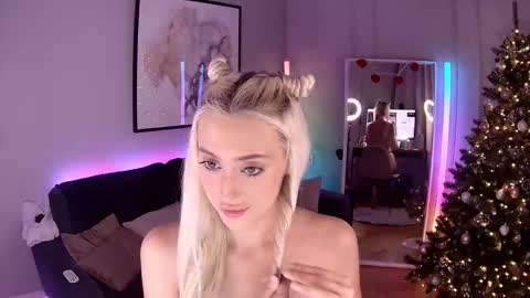 Snapshot of 7loren_wood7 chatting on January 15, 2025, 7:34 pm Loren Wood online show from January 15, 2025, 7:34 pm