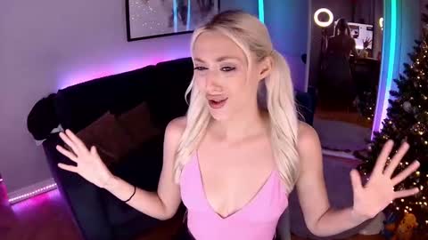 Snapshot of 7loren_wood7 chatting on January 19, 2025, 7:15 pm Loren Wood online show from January 19, 2025, 7:15 pm