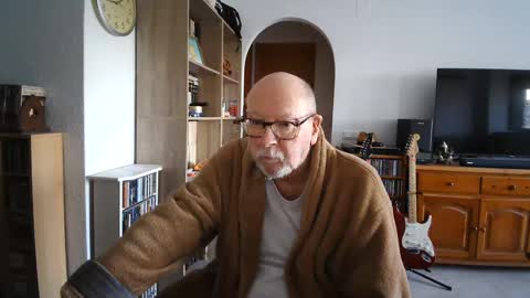 Snapshot of 7thsojourn chatting on February 16, 2025, 12:43 pm Papi online show from February 16, 2025, 12:43 pm