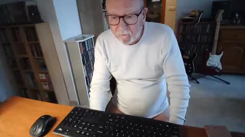 Snapshot of 7thsojourn chatting on March 2, 2025, 5:25 pm Papi online show from March 2, 2025, 5:25 pm