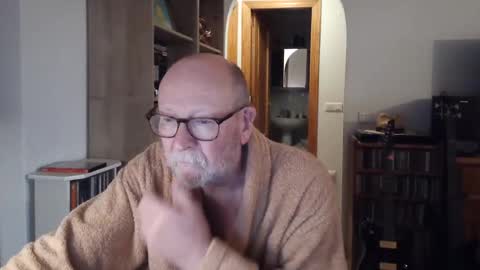 Snapshot of 7thsojourn chatting on March 11, 2025, 5:02 pm Papi online show from March 11, 2025, 5:02 pm