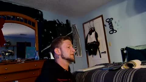 Snapshot of 9_25 chatting on January 12, 2025, 10:22 pm 8over6 online show from January 12, 2025, 10:22 pm