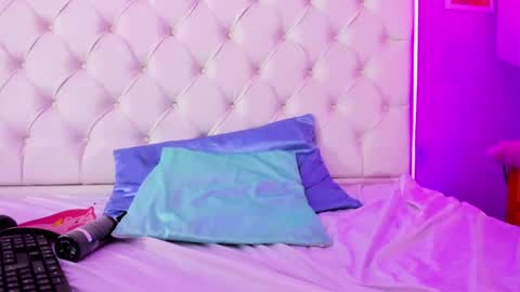 Snapshot of _abril77 chatting on January 10, 2025, 1:53 am Abril online show from January 10, 2025, 1:53 am