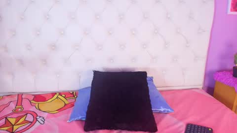 Snapshot of _abril77 chatting on March 6, 2025, 7:43 pm Abril online show from March 6, 2025, 7:43 pm