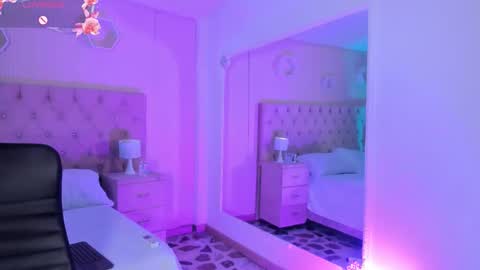 Snapshot of _agathaargent chatting on October 16, 2025, 10:16 am Agatha online show from October 16, 2025, 10:16 am