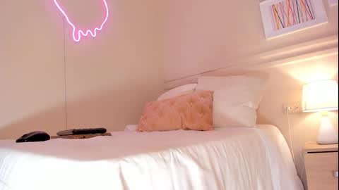 _aleja_x online show from September 25, 2025, 12:53 pm