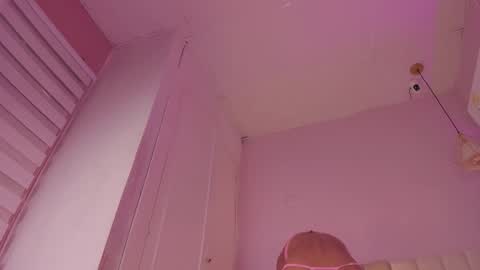 _aleja_x online show from November 4, 2025, 11:31 am