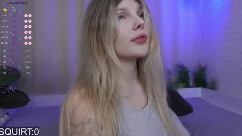 Snapshot of _aleksa chatting on December 3, 2025, 11:41 am Alexa online show from December 3, 2025, 11:41 am