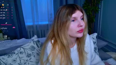 Snapshot of _aleksa chatting on December 14, 2025, 6:52 am Alexa online show from December 14, 2025, 6:52 am