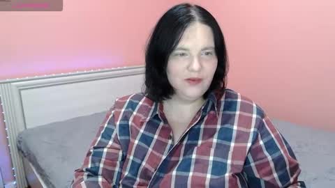 Snapshot of _alexandra_ray_ chatting on October 7, 2025, 2:14 pm _alexandra_ray_ online show from October 7, 2025, 2:14 pm