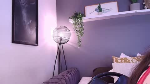 Snapshot of _aliice_1 chatting on February 4, 2025, 7:44 pm  Alice  online show from February 4, 2025, 7:44 pm