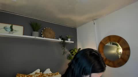 Snapshot of _aliice_1 chatting on February 21, 2025, 7:43 pm  Alice  online show from February 21, 2025, 7:43 pm