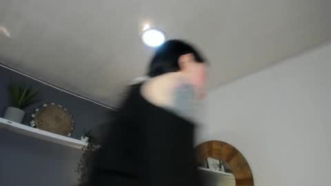 Snapshot of _aliice_1 chatting on March 5, 2025, 8:10 pm  Alice  online show from March 5, 2025, 8:10 pm