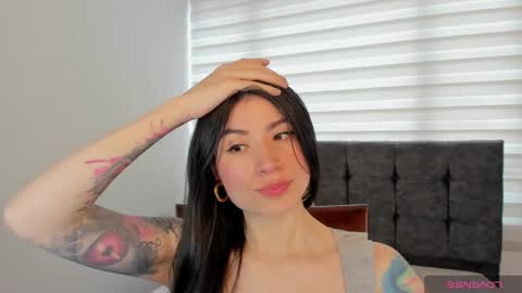 Snapshot of _aliice_1 chatting on September 21, 2025, 5:58 pm  Alice  online show from September 21, 2025, 5:58 pm