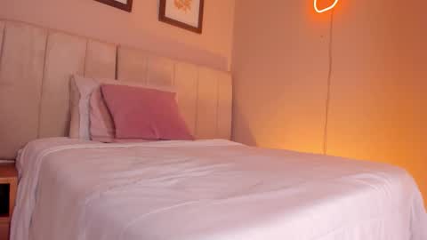 Hii I m Alison   online show from October 15, 2025, 11:32 am