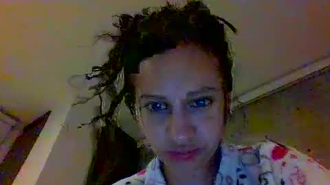 _alyson online show from December 22, 2025, 5:59 am