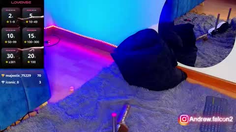 _andrewfalcon2 online show from October 16, 2025, 7:48 pm