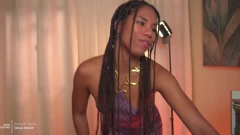 Snapshot of _angeleyes chatting on September 18, 2025, 10:12 pm Angie -  online show from September 18, 2025, 10:12 pm