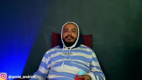 Annie Andrick online show from November 19, 2025, 1:11 pm