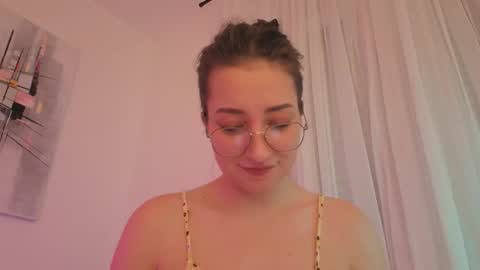 Anna online show from December 16, 2025, 10:15 pm