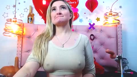 Snapshot of _antonella_11 chatting on February 16, 2025, 12:41 am _antonella_11 online show from February 16, 2025, 12:41 am