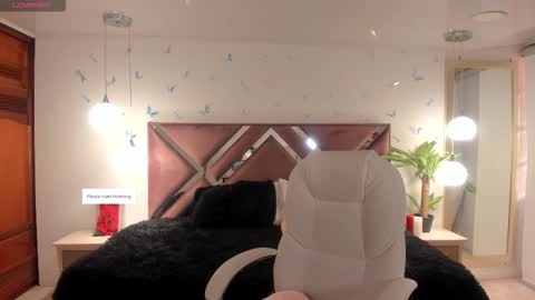 antonnela online show from September 27, 2025, 1:38 pm