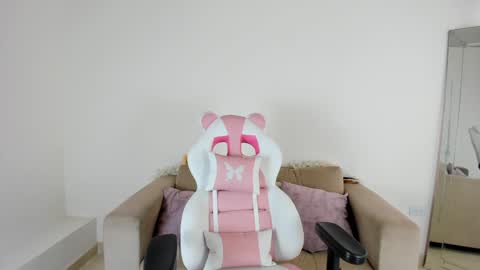 Snapshot of _april_smith_ chatting on January 27, 2025, 1:19 pm online show from January 27, 2025, 1:19 pm