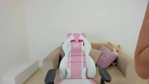 Snapshot of _april_smith_ chatting on March 7, 2025, 4:22 pm online show from March 7, 2025, 4:22 pm