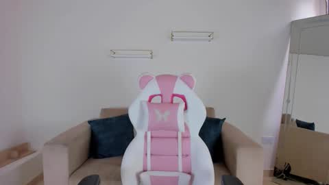 Snapshot of _april_smith_ chatting on September 11, 2025, 12:16 pm online show from September 11, 2025, 12:16 pm