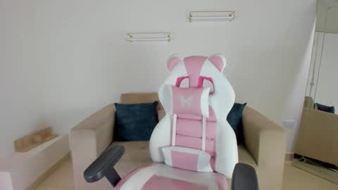 Snapshot of _april_smith_ chatting on September 12, 2025, 12:16 pm online show from September 12, 2025, 12:16 pm