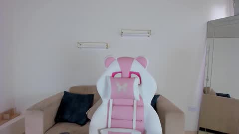 Snapshot of _april_smith_ chatting on September 25, 2025, 12:20 pm online show from September 25, 2025, 12:20 pm