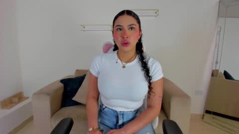 Snapshot of _april_smith_ chatting on September 29, 2025, 12:21 pm online show from September 29, 2025, 12:21 pm