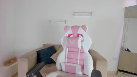 Snapshot of _april_smith_ chatting on October 9, 2025, 12:14 pm online show from October 9, 2025, 12:14 pm