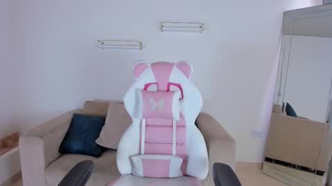 Snapshot of _april_smith_ chatting on October 11, 2025, 12:15 pm online show from October 11, 2025, 12:15 pm