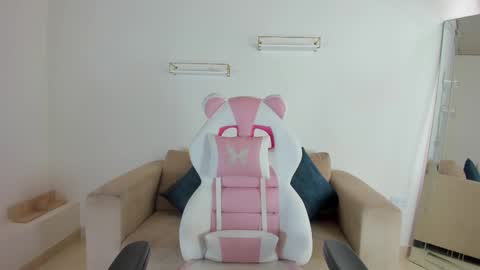 Snapshot of _april_smith_ chatting on October 16, 2025, 12:39 pm online show from October 16, 2025, 12:39 pm