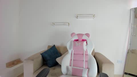 Snapshot of _april_smith_ chatting on October 20, 2025, 12:16 pm online show from October 20, 2025, 12:16 pm