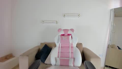 Snapshot of _april_smith_ chatting on October 22, 2025, 12:27 pm online show from October 22, 2025, 12:27 pm