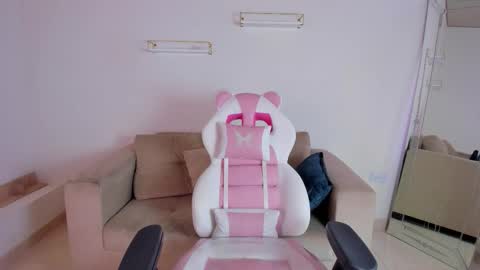 Snapshot of _april_smith_ chatting on October 24, 2025, 12:12 pm online show from October 24, 2025, 12:12 pm