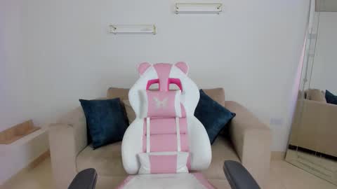 Snapshot of _april_smith_ chatting on November 8, 2025, 12:16 pm online show from November 8, 2025, 12:16 pm