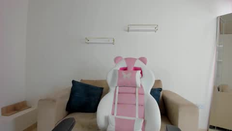 Snapshot of _april_smith_ chatting on November 11, 2025, 12:05 pm online show from November 11, 2025, 12:05 pm