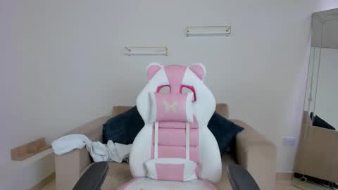 Snapshot of _april_smith_ chatting on November 14, 2025, 12:15 pm online show from November 14, 2025, 12:15 pm