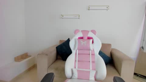 Snapshot of _april_smith_ chatting on November 20, 2025, 12:16 pm online show from November 20, 2025, 12:16 pm