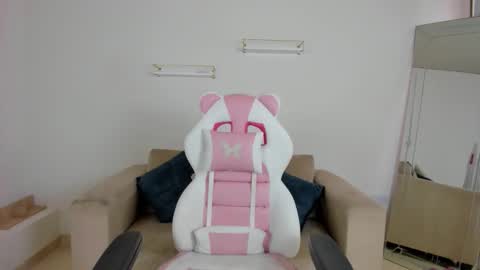 Snapshot of _april_smith_ chatting on November 24, 2025, 12:27 pm online show from November 24, 2025, 12:27 pm