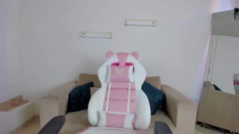 Snapshot of _april_smith_ chatting on November 27, 2025, 12:07 pm online show from November 27, 2025, 12:07 pm