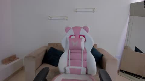 Snapshot of _april_smith_ chatting on December 1, 2025, 4:12 pm online show from December 1, 2025, 4:12 pm