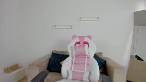 Snapshot of _april_smith_ chatting on December 2, 2025, 12:21 pm online show from December 2, 2025, 12:21 pm