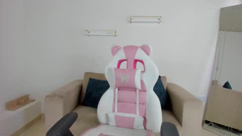 Snapshot of _april_smith_ chatting on December 3, 2025, 12:14 pm online show from December 3, 2025, 12:14 pm